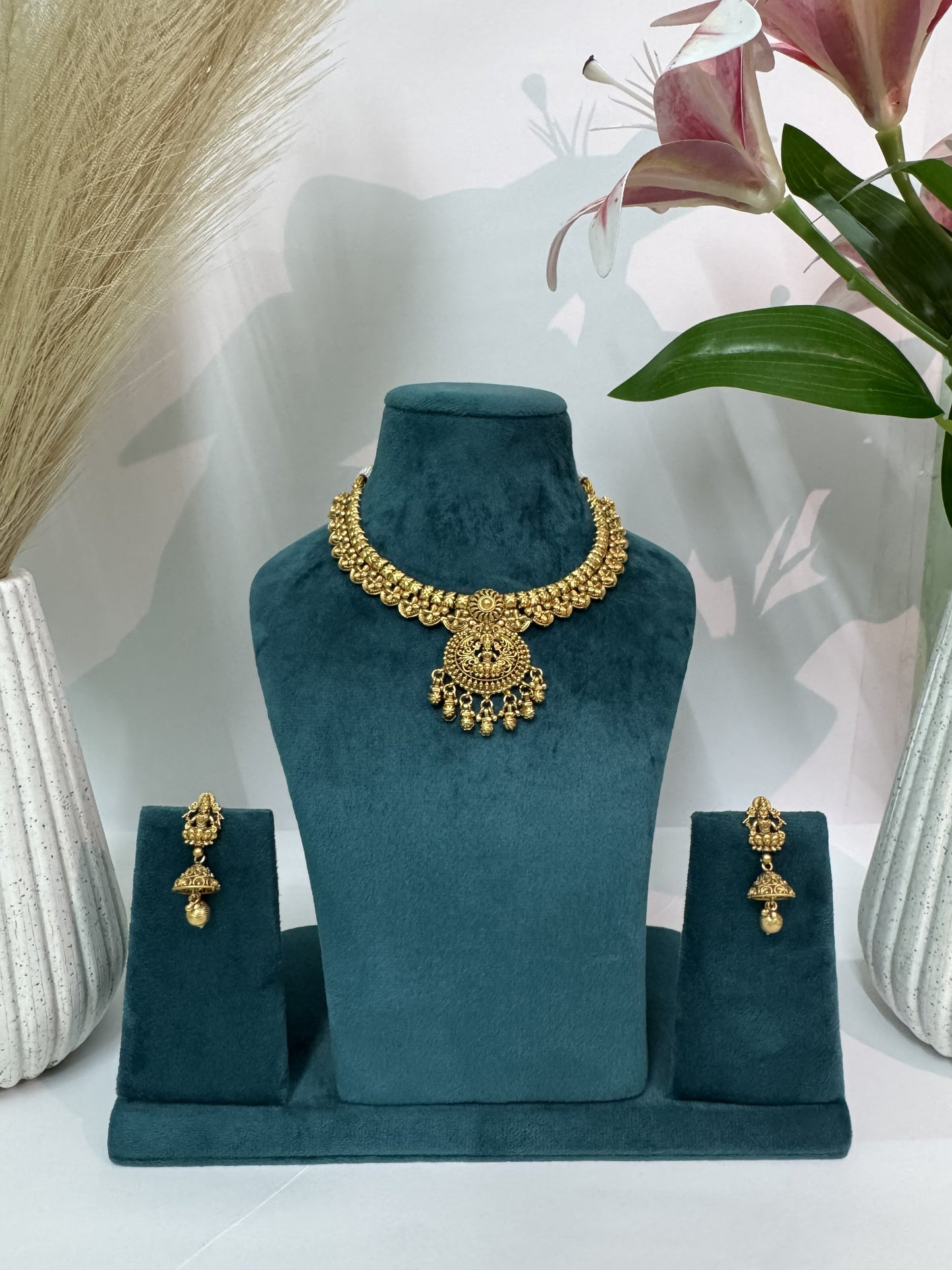 Aurea Rajlakshmi Antique Necklace Set