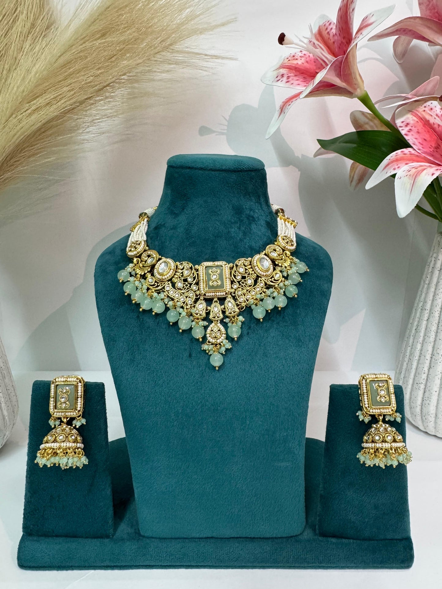 Auréa Meher Emerald Heritage Necklace Set