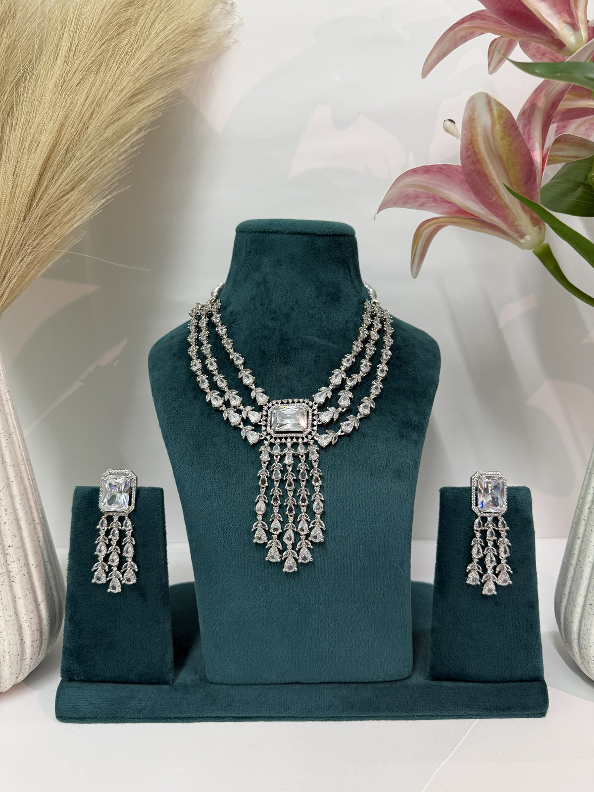 Aurea Luxe Cascade AD Necklace Set
