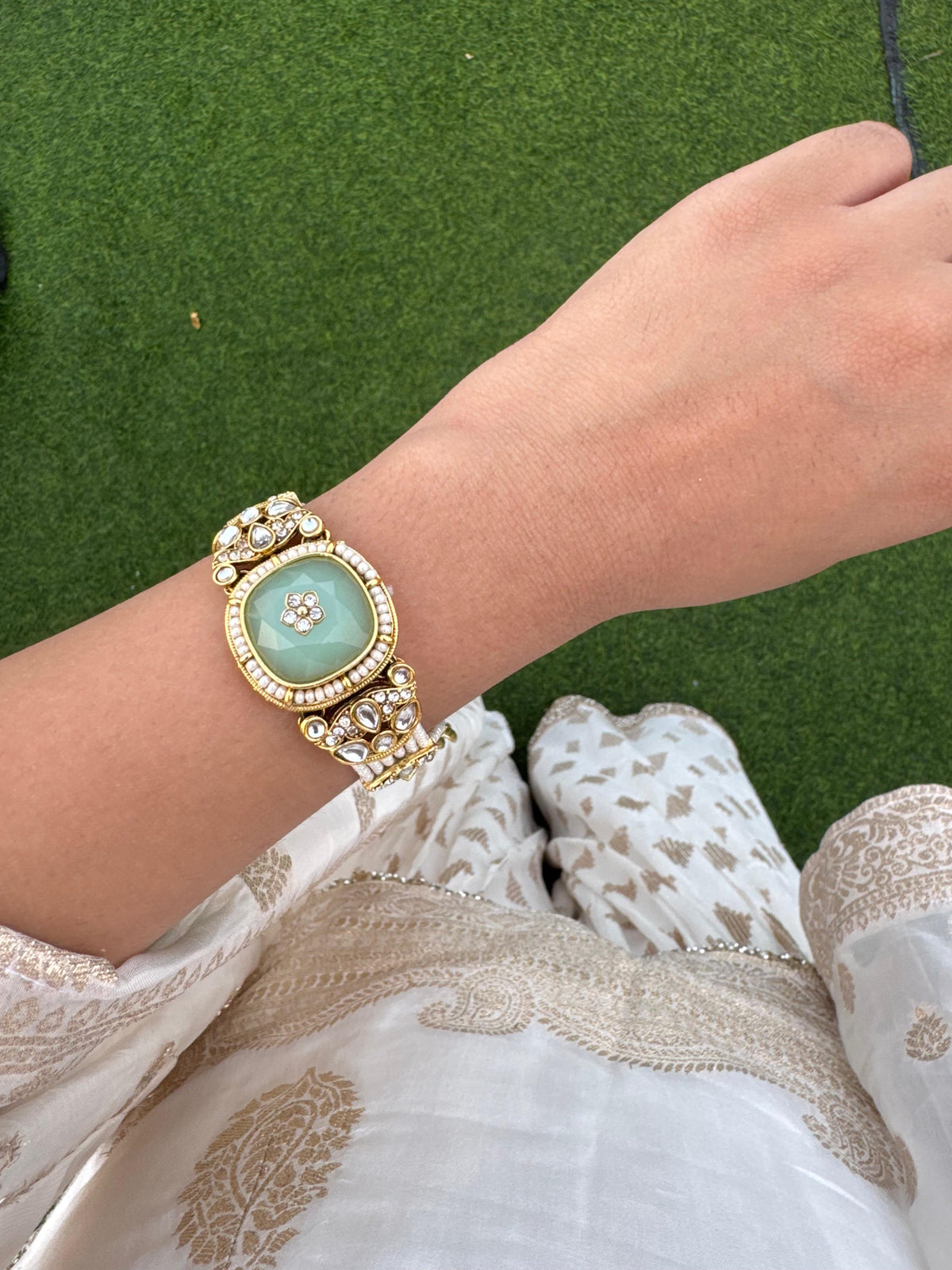 Aurea Kundan & Mint Pearl Bracelet