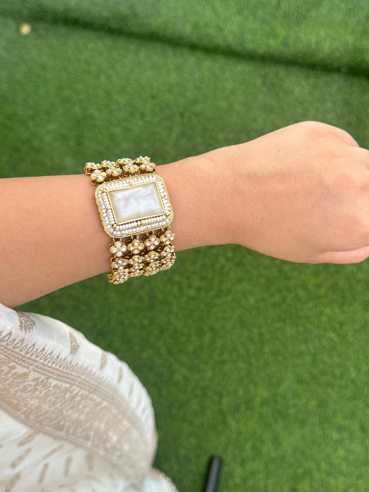 Aurea Jewel Élan Pearl Statement Bracelet