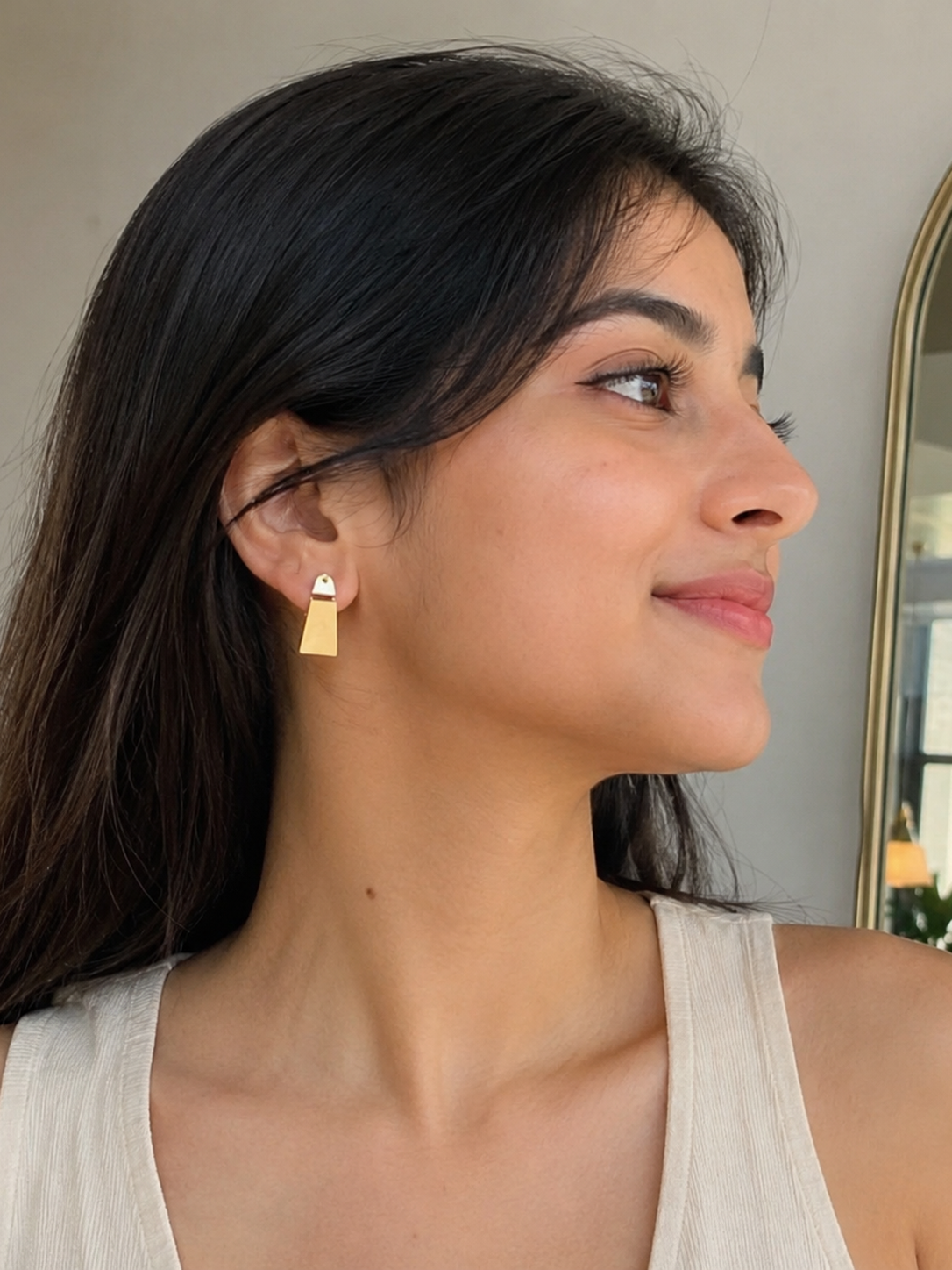 Auréa Sleek Gold Bar Korean Earrings