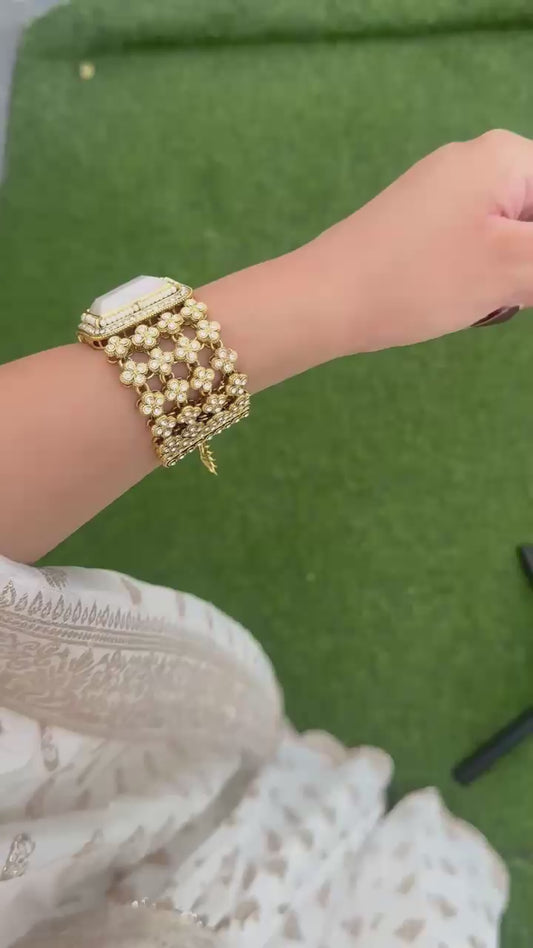 Aurea Jewel Élan Pearl Statement Bracelet
